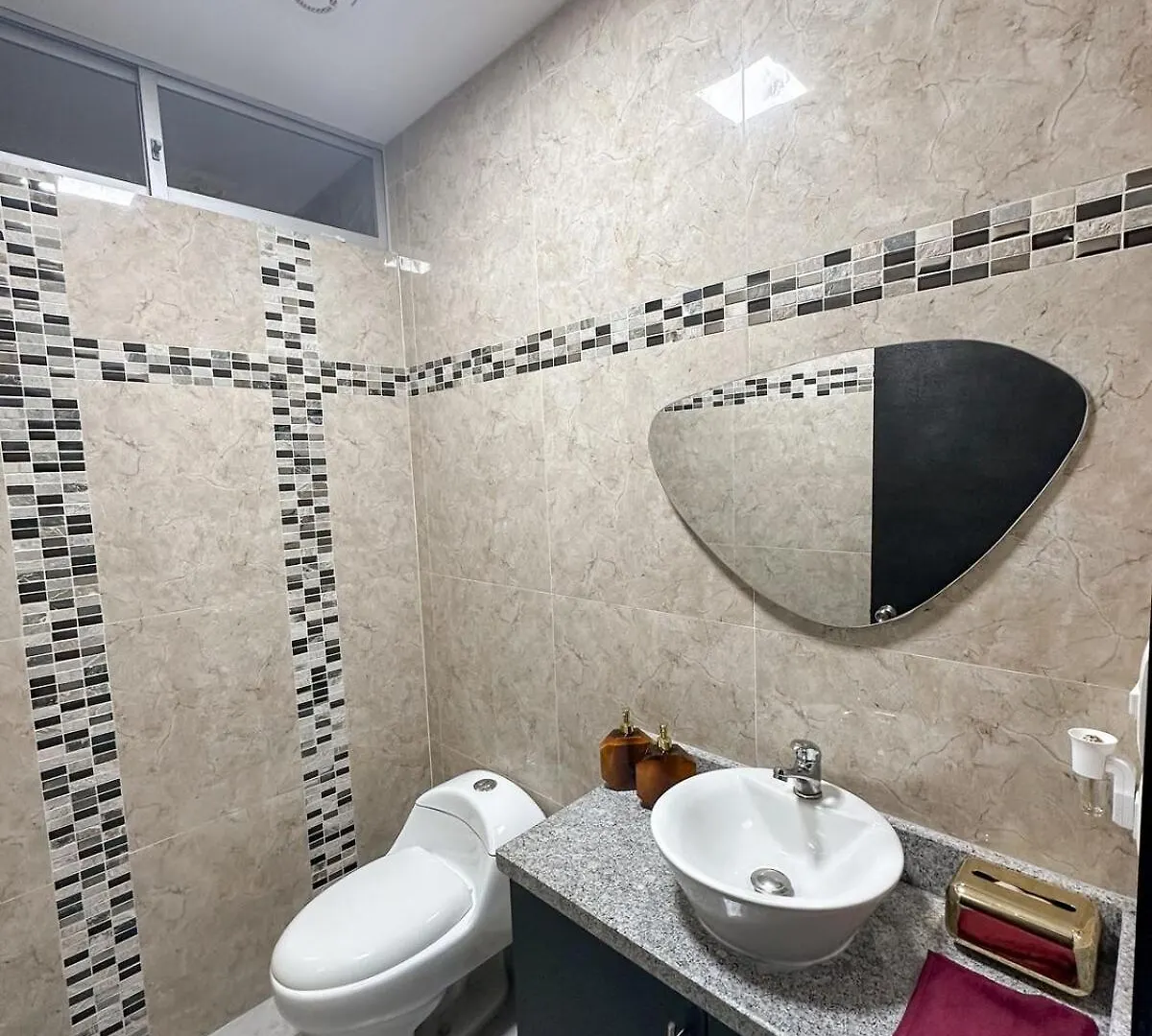 アパート Departamento Moderno Ceibos Guayaquilアパートメント エクアドル